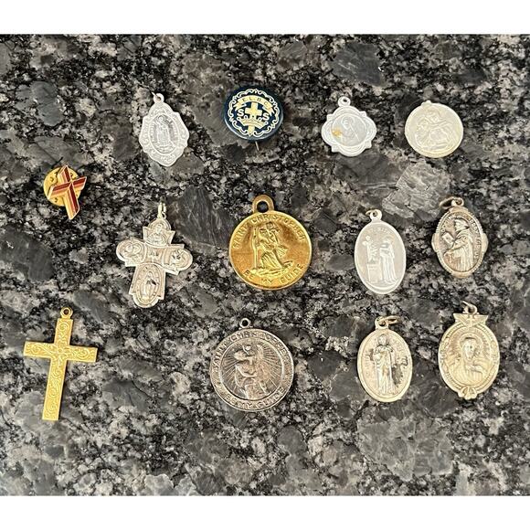 13 Vintage Catholic Religious Silver & Gold Tone Medals Crosses Pendants Pins - Picture 1 of 9